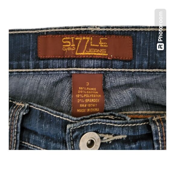 Women's Sizzle Flare Leg Bell Bottom Low Waist Jeans Size 3 Embellishments - Picture 10 of 10